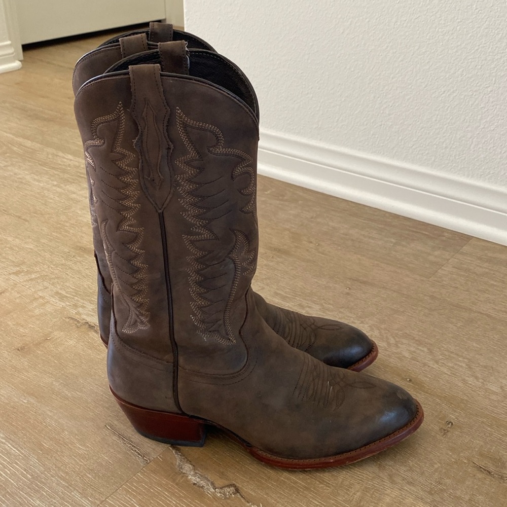 Tony Lama Cowboy Boots
Tascosa of the 1911 Collection
Size 10.5, Width D